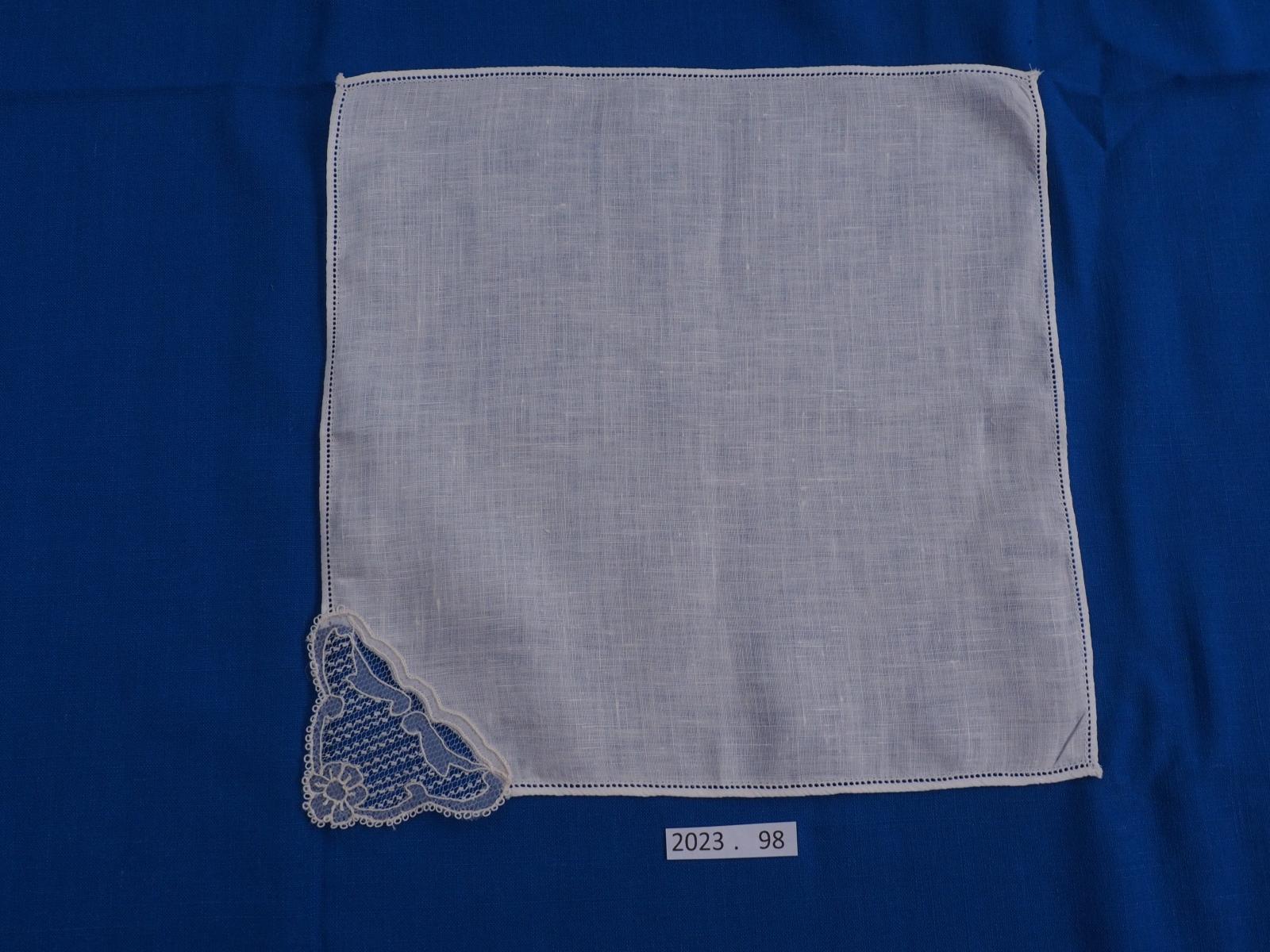 Handkerchief with carrickmacross