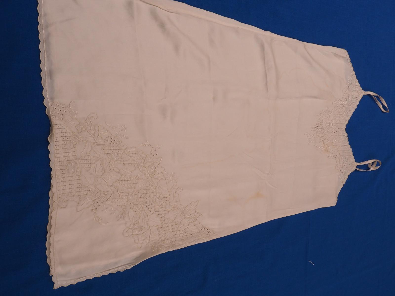 Pulled fabric petticoat