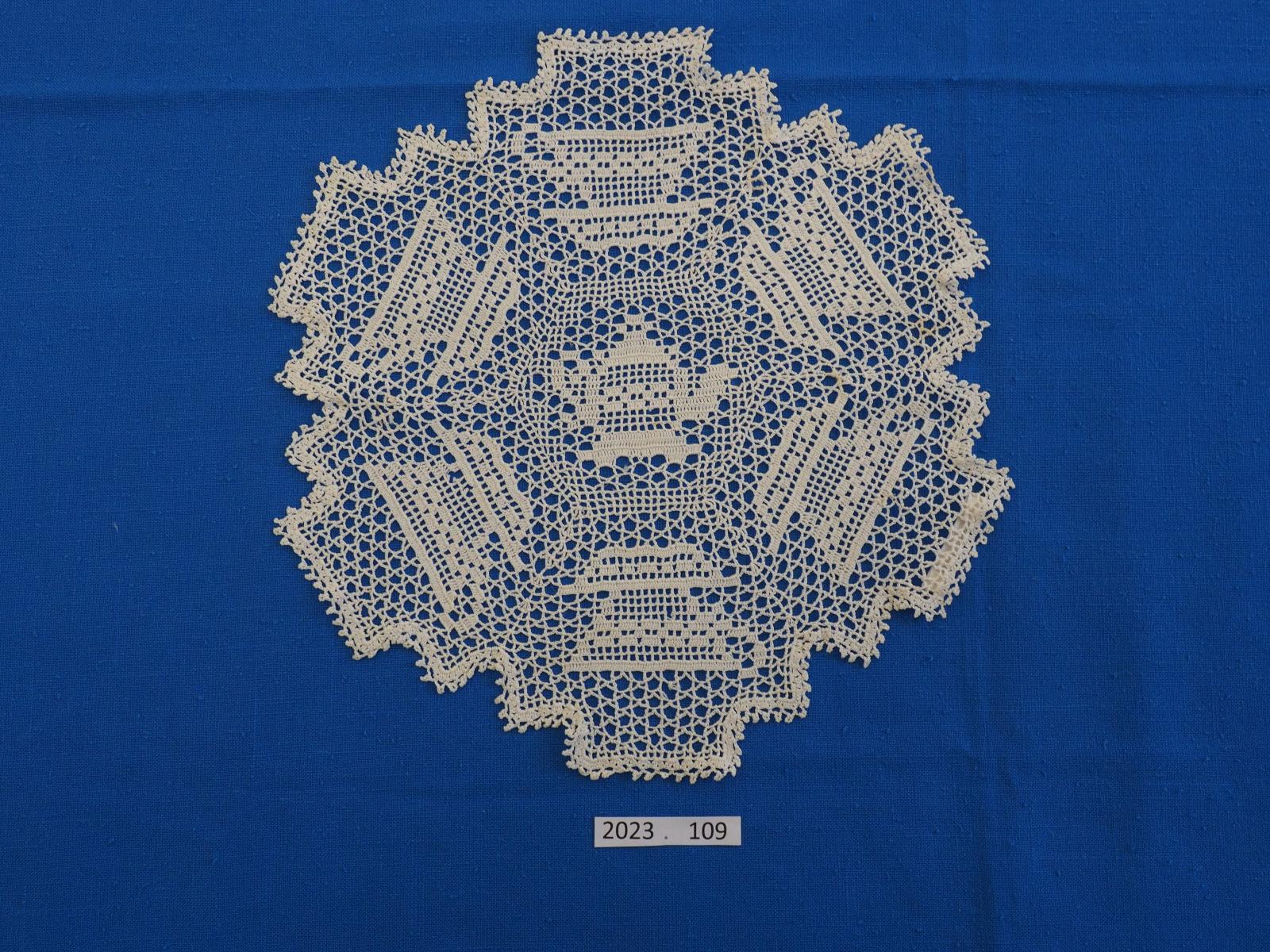Filet crochet mat
