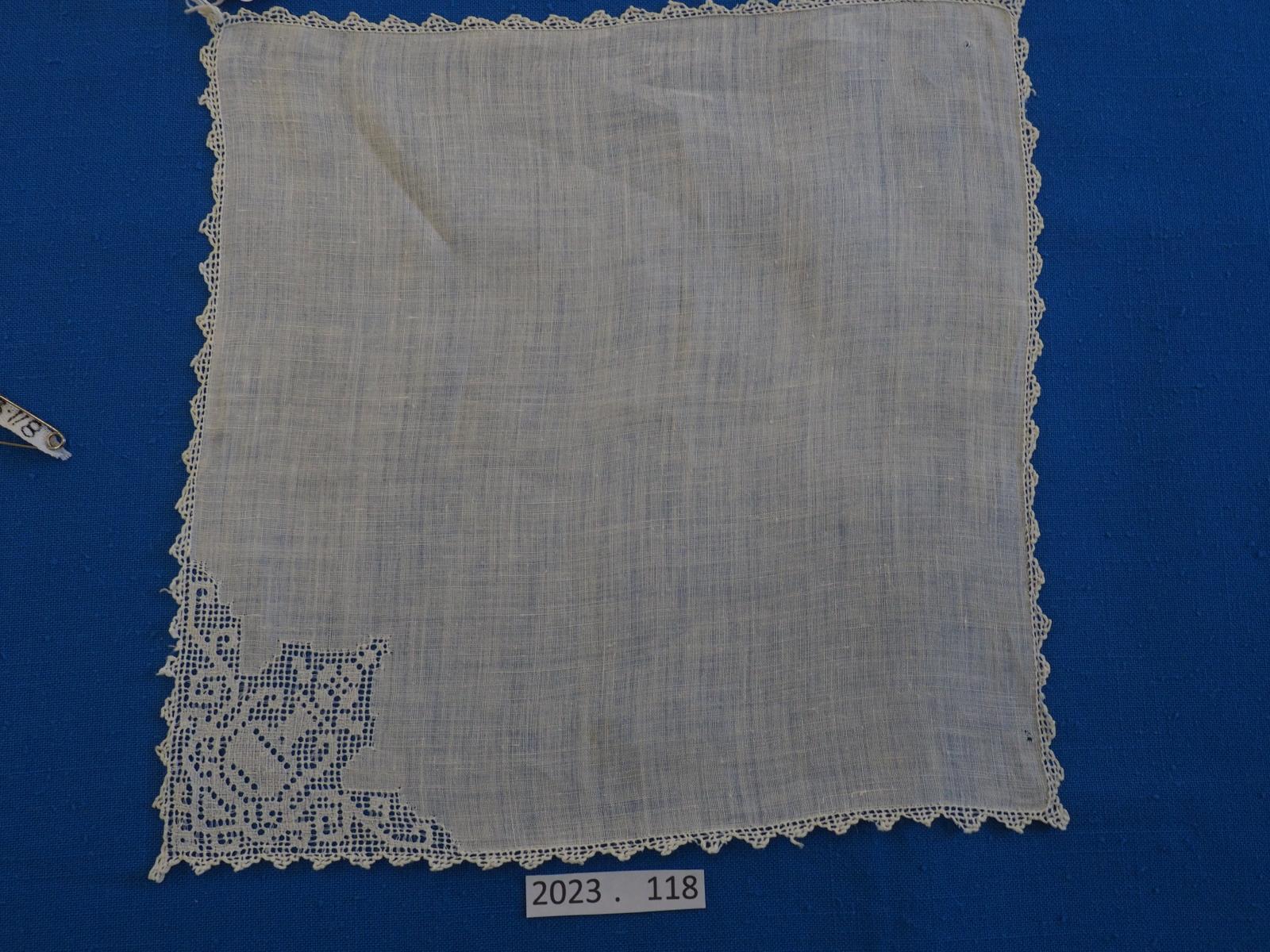 Pulled fabric handkerchief