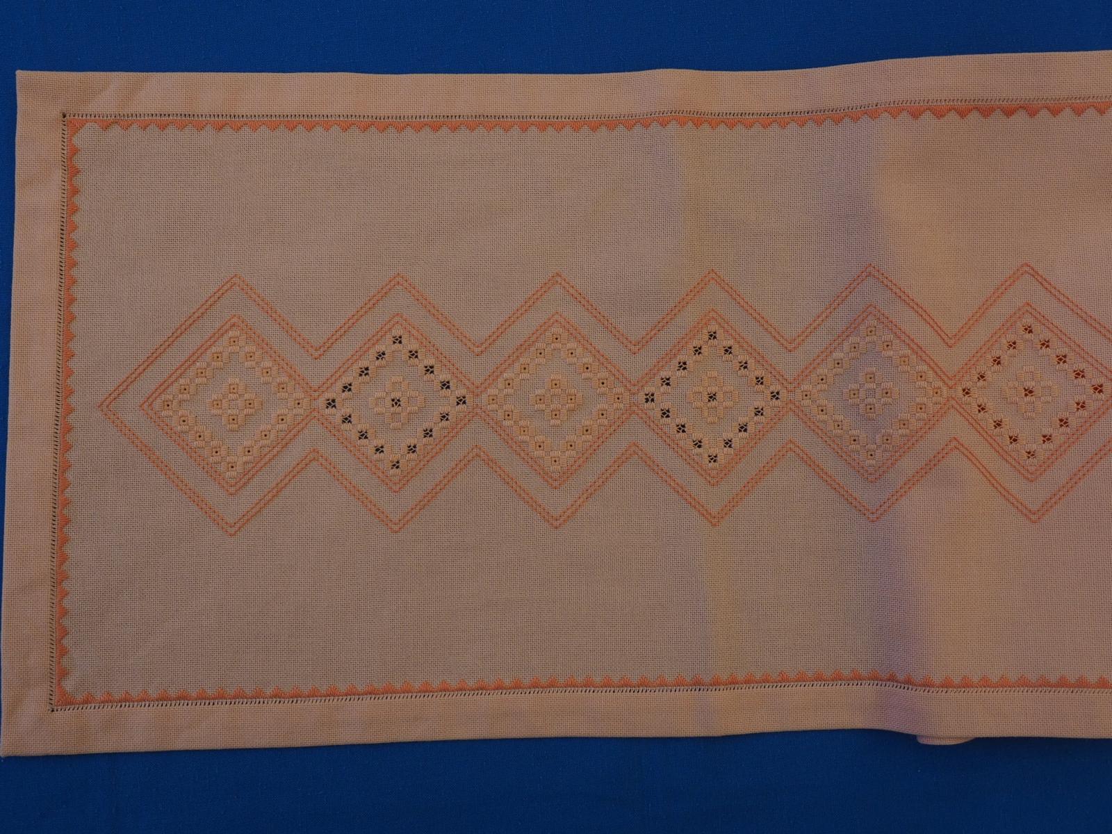 Hardanger runner