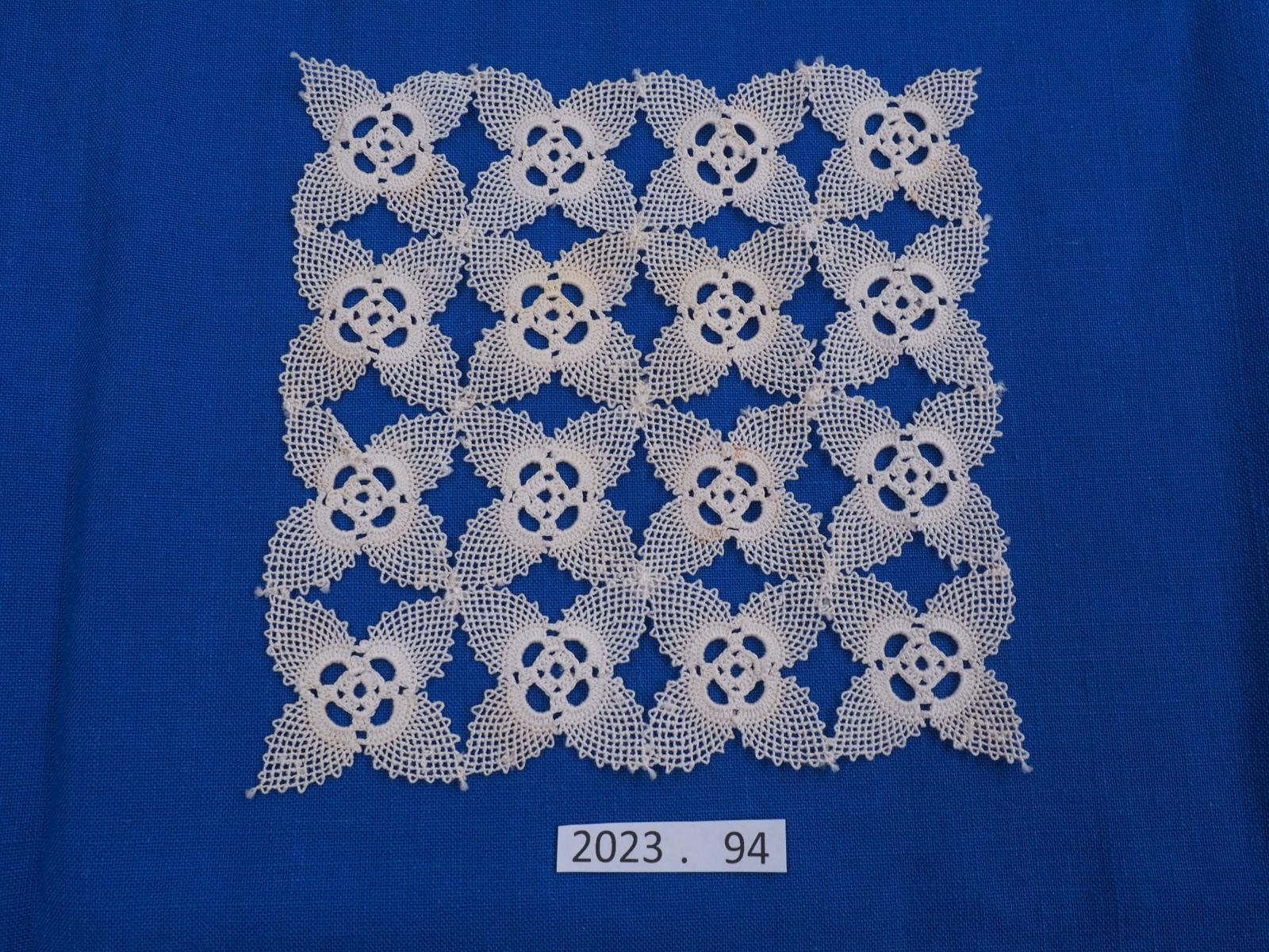 Armenian knotting mat
