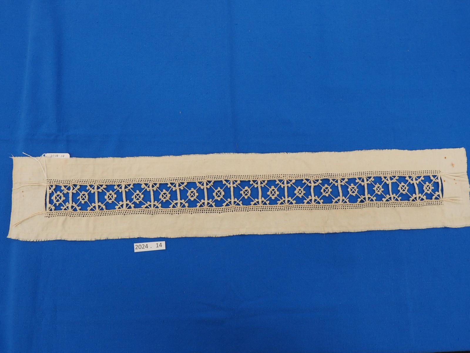 Reticella lace edging
