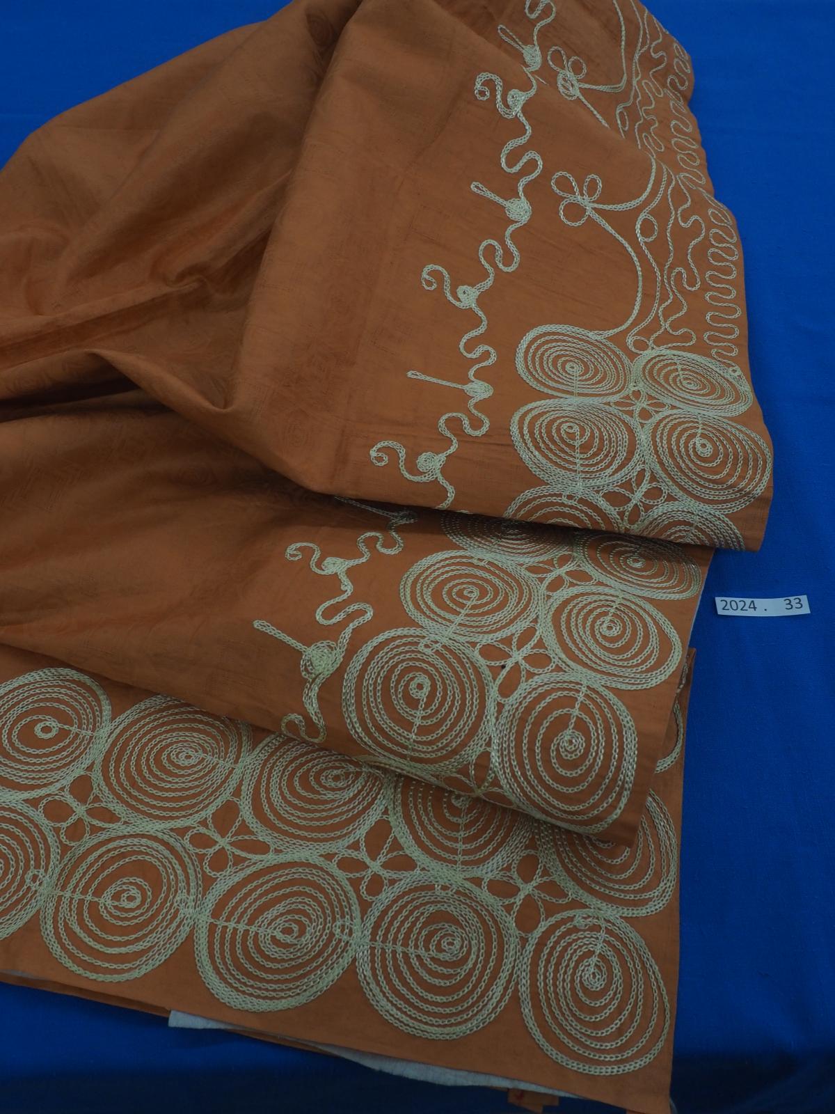 Machine tambour Ghanian costume
