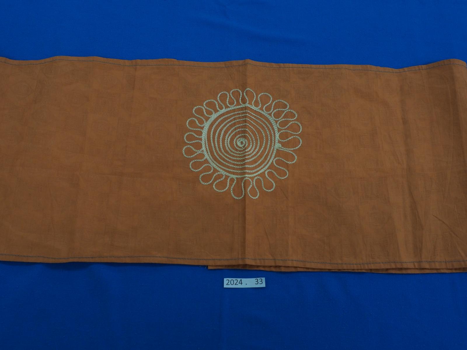 Machine tambour Ghanian costume