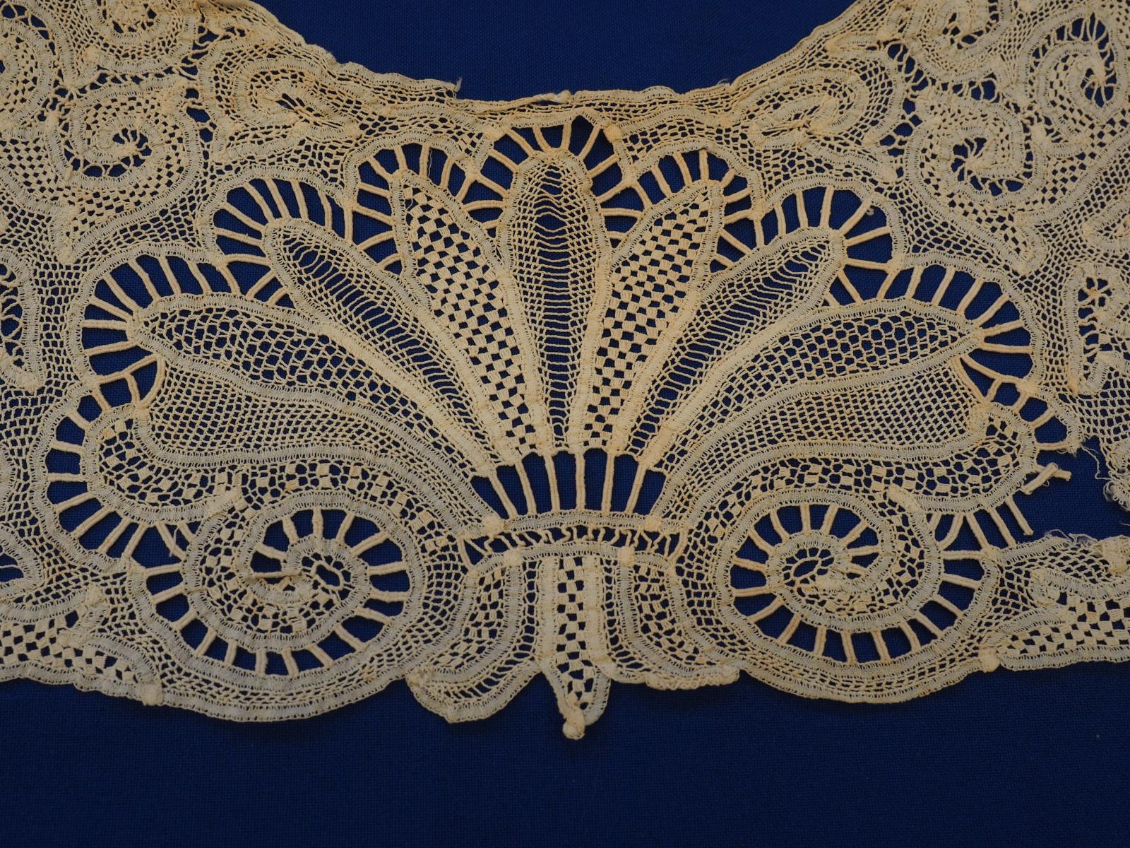 Tape lace collar detail