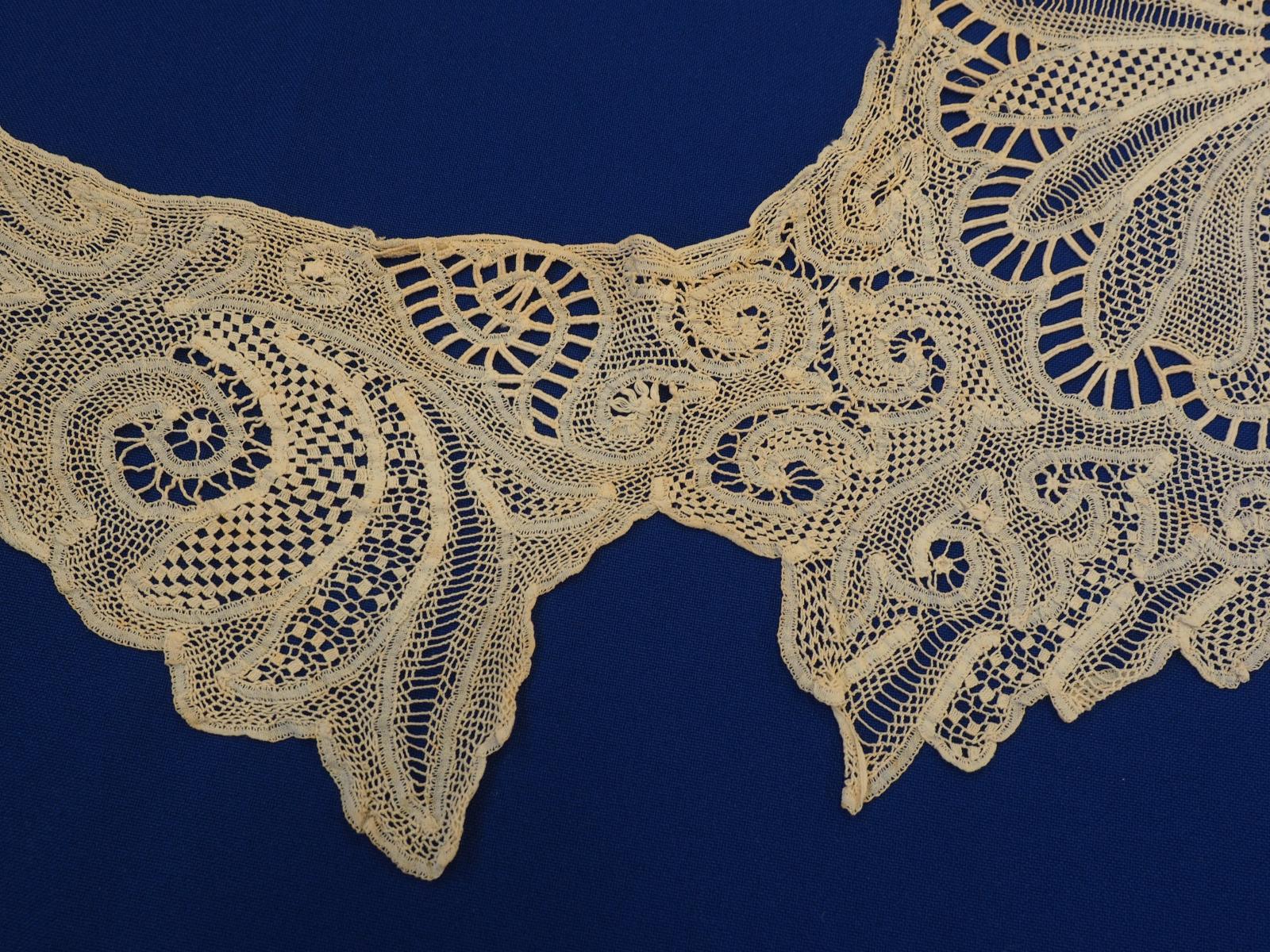 Tape lace collar detail