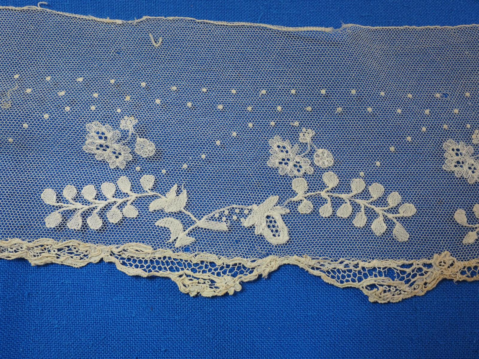 Alencon lace edging