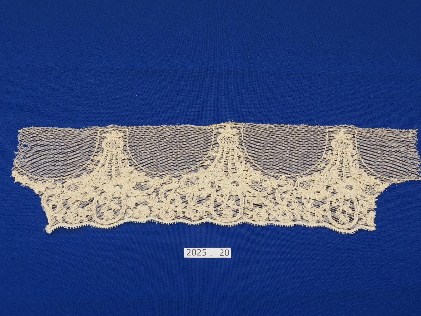 Limerick lace edging