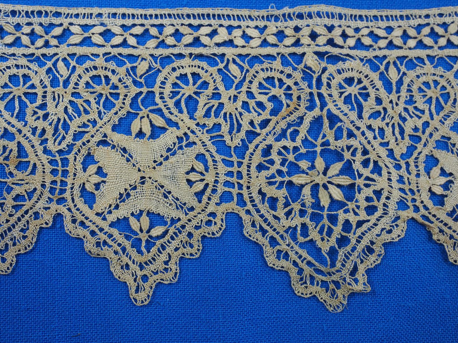 Maltese lace edging