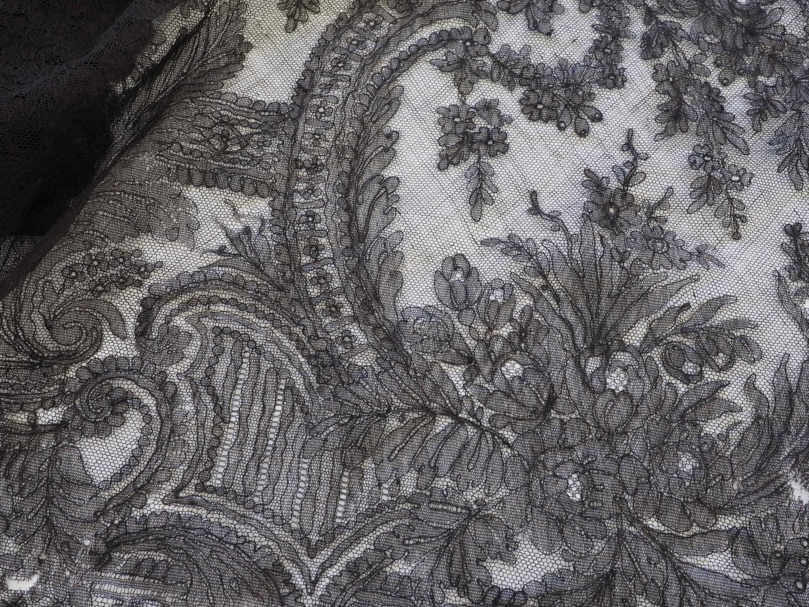 Chantilly lace shawl detail