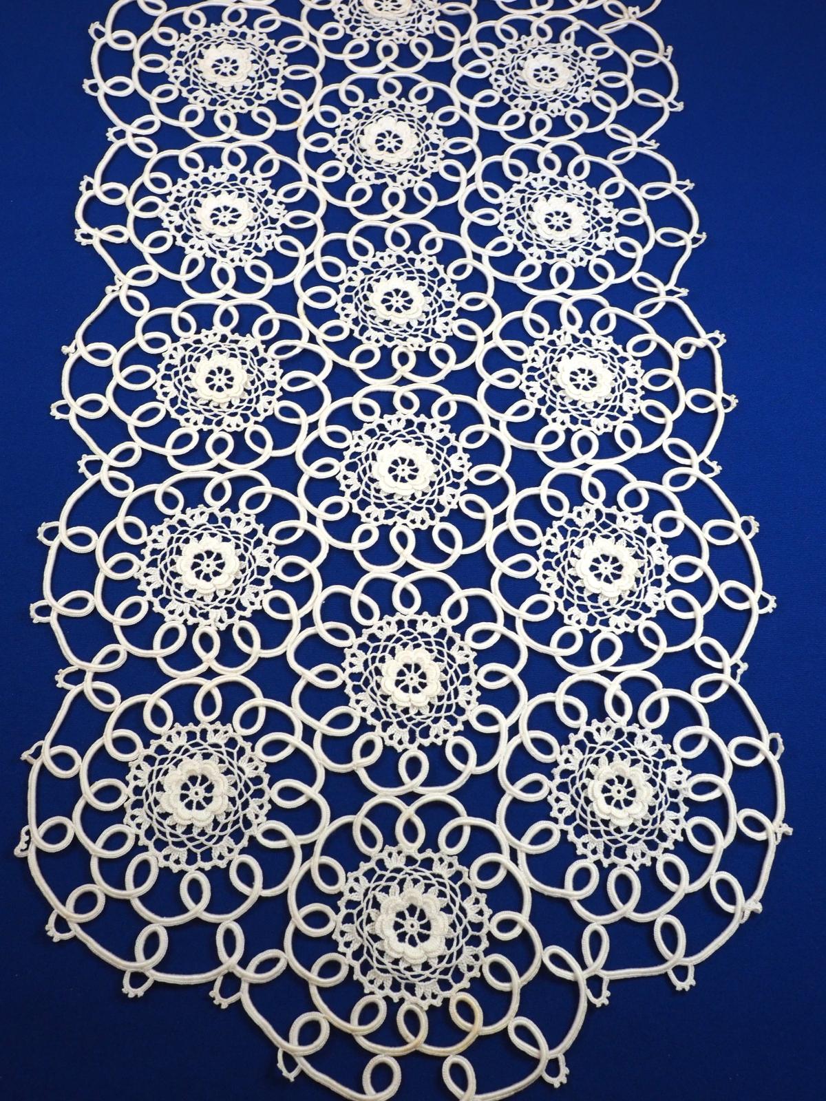 Crochet runner