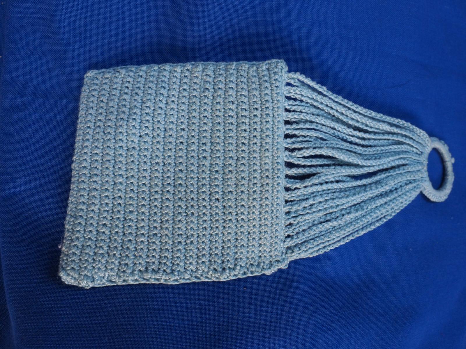 Reverse of crochet purse