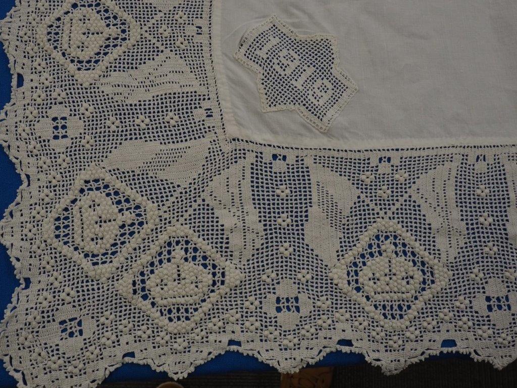 Crochet teacloth detail of 1919