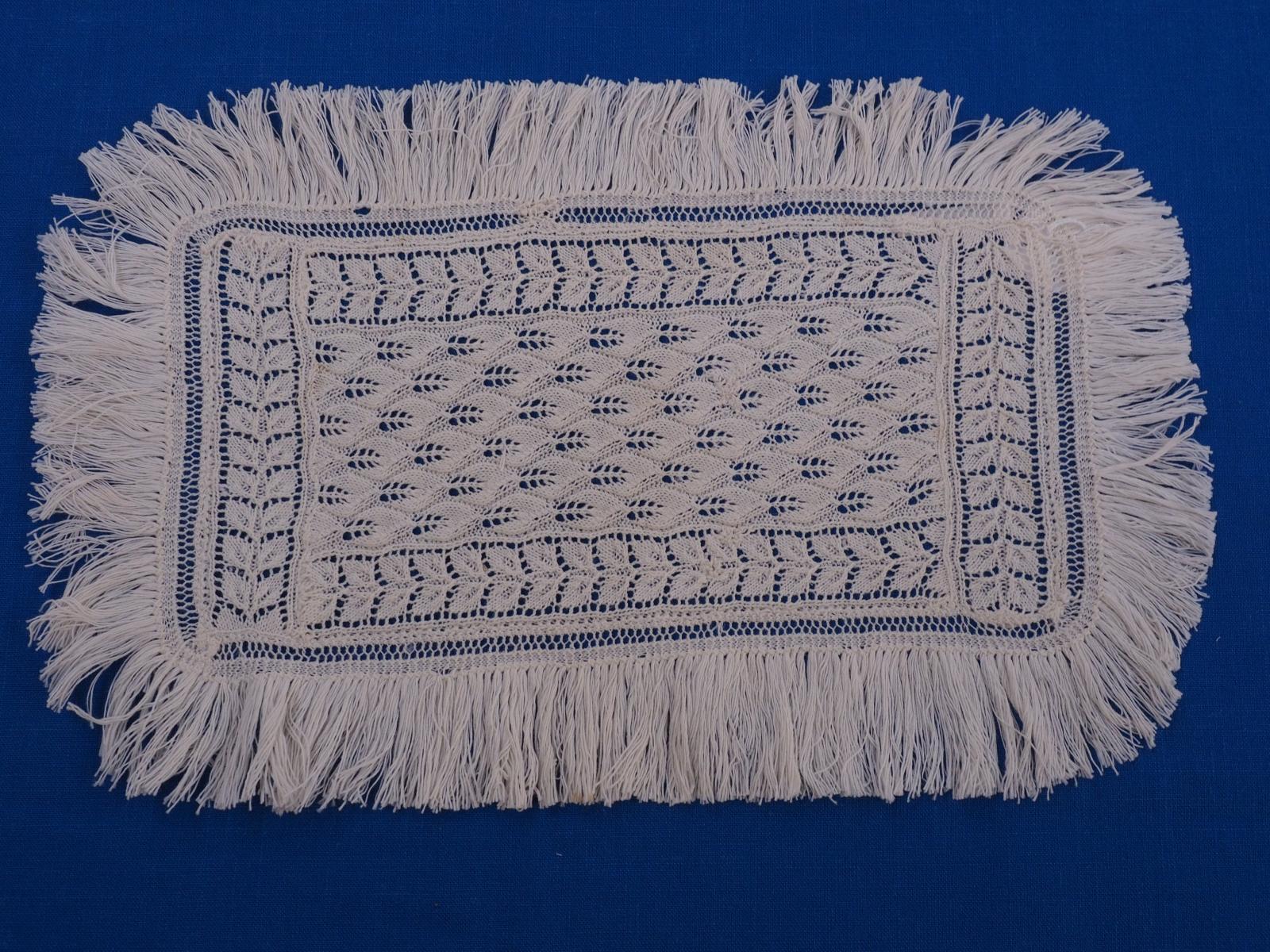 Knitted mat