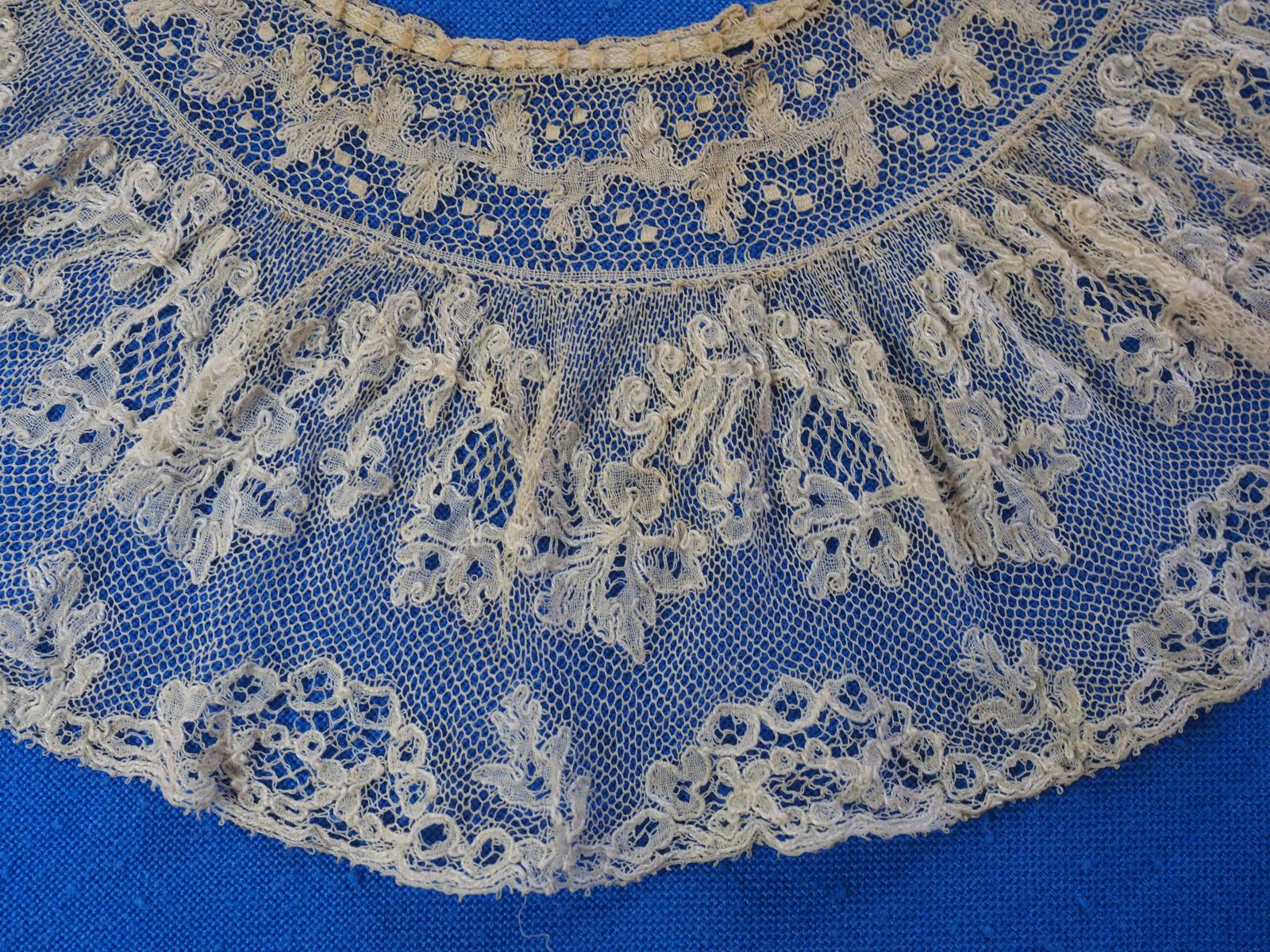 Hand made bobbin lace collar detail