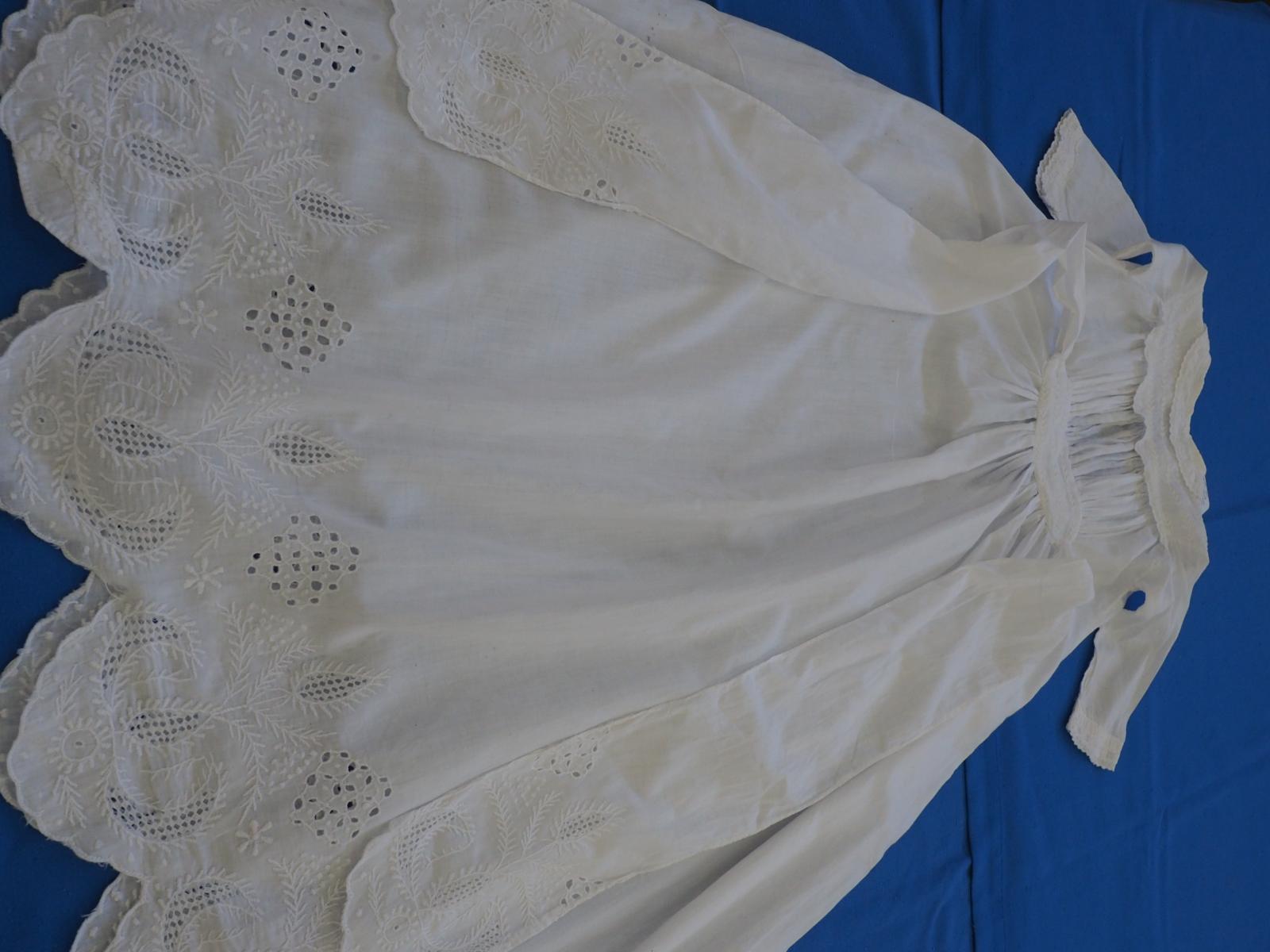 Baby dress embroidered in whitework
