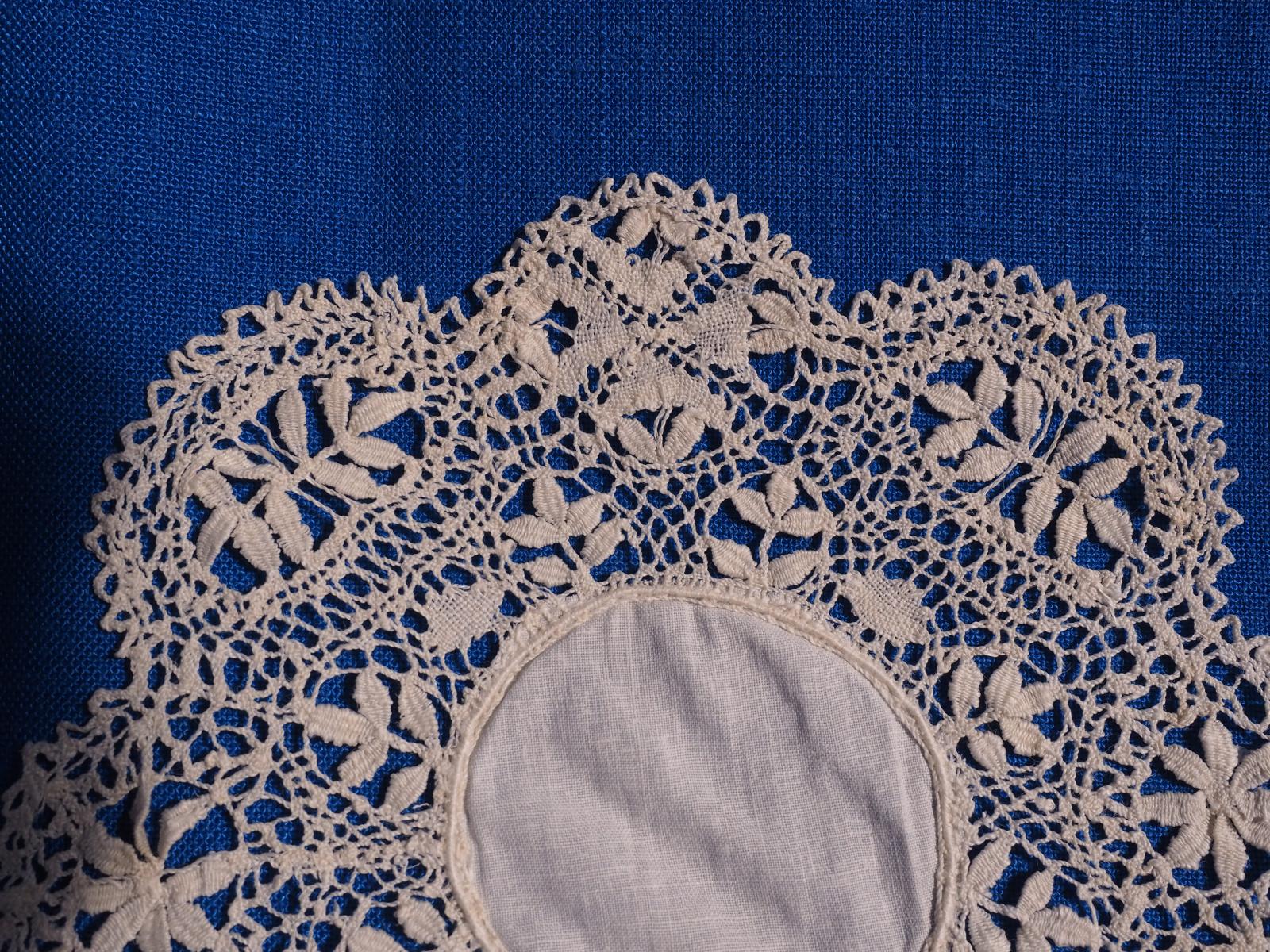 Maltese Bobbin lace mats detail