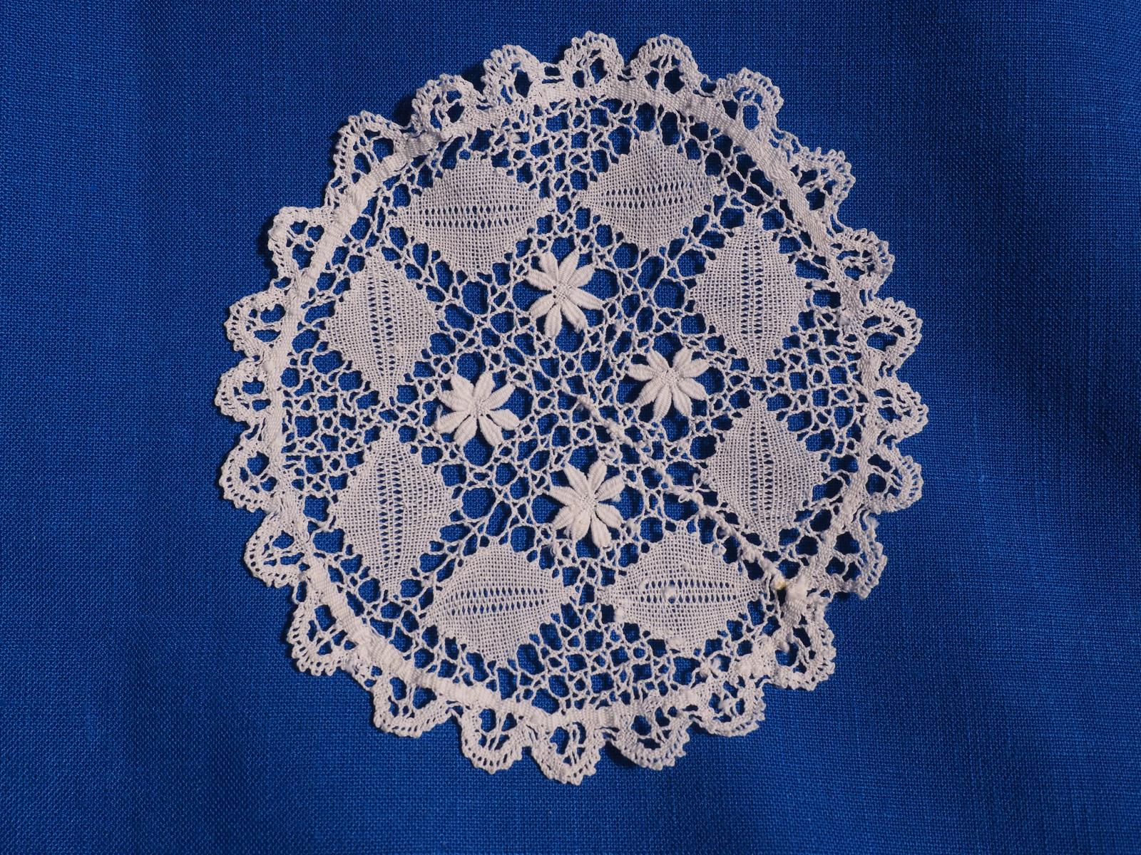 Bobbin lace mat