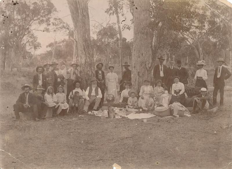 Picnic at Tunney c1911