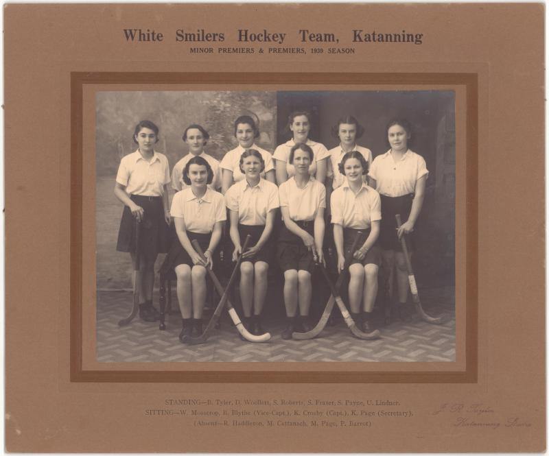 White Smilers Hockey Team