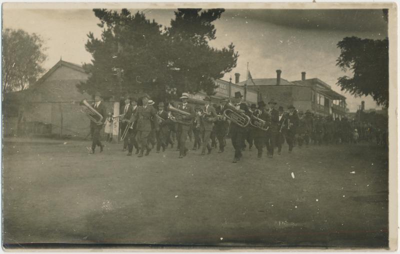 Returned Services League Parade on Clive Street