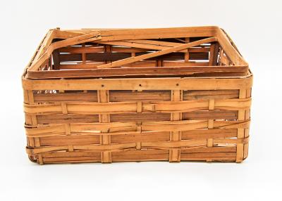 WICKER/RATTAN BASKET SQUARE SHAPE, WITH LID