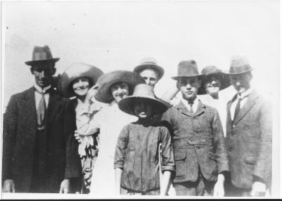 Sons and daughters of J J Dawson of Newtown 