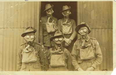 First World War soldiers wearing gas masks