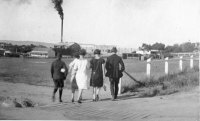 PARADE STREET OVAL, MILL WORKERS, ALBANY