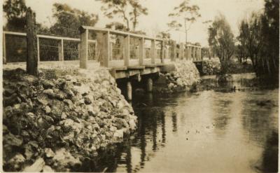 Private bridge over Southern River