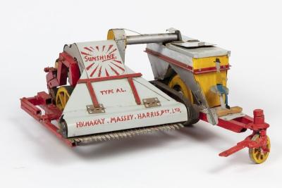 Scale model sunshine harvester model