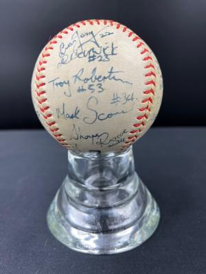 Baseball signed by inaugural 1989 Perth Heat Team