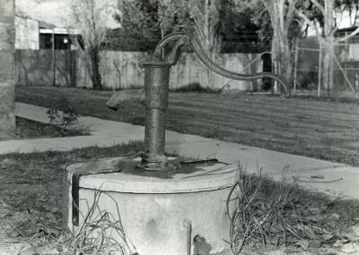 The well and water pump at Buckingham House