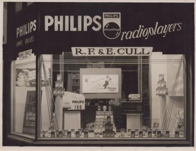 PHOTOGRAPH: R.F. & E. CULL ELECTRICAL SHOP DISPLAY WINDOW