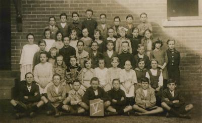 PHOTOGRAPH: SUBIACO PRIMARY SCHOOL CHILDREN, GRADE V, CIRCA 1914