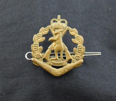 QEII Royal Australian Regiment Brass Hat Badge