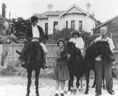 Dr Johnston, Children And Ponies On The Foreshore