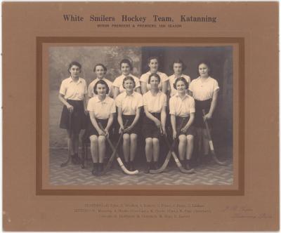 White Smilers Hockey Team 