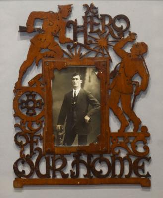 World War 1, Fretwork Frame and Photograph, 748 VILLIS, 10 Light Horse,1915