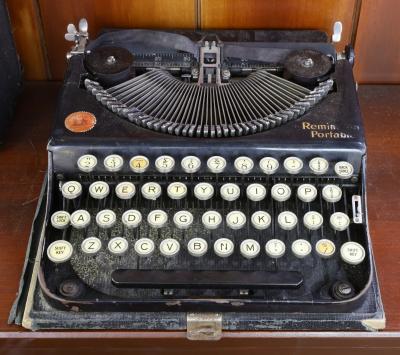 World War 2, Home Front Technology Context - Portable Typewriter