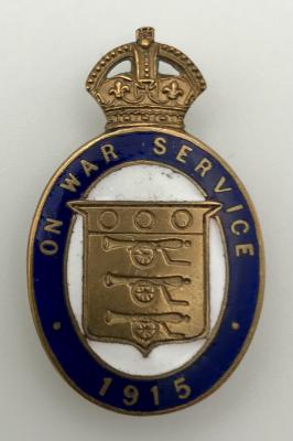 'On War Service 1915' Munition Workers badge - 4