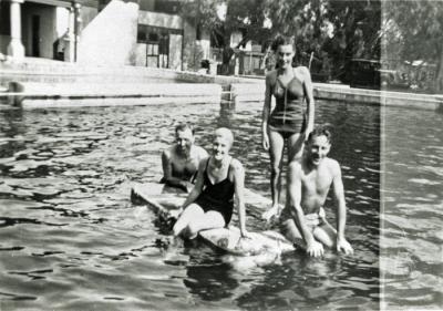 Hooneymooners at Crystal Pool, Yanchep Park 