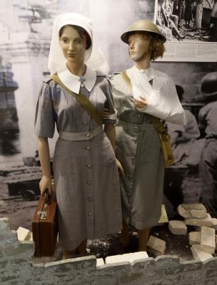 Diorama mannequins, World war 2, South East Asia, Singapore, Nurses Evacuation, 1942