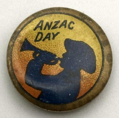 'ANZAC Day' fundraising button 1917 - small size