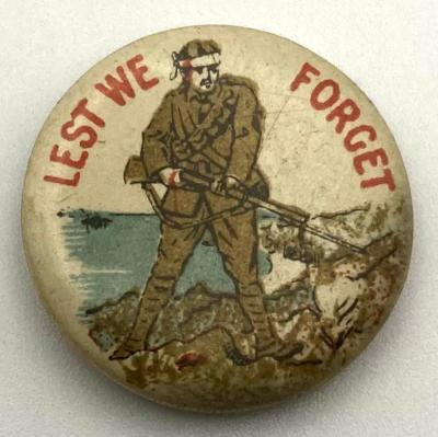 'Wounded Soldiers Day' fundraising button 1915 - small size