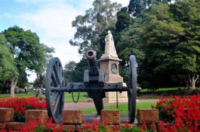 Pre 1914, Western Australia, Perth, Kings Park, Queen Victoria, Memorial, Place Holding Cannon