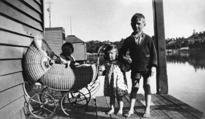 Children On The Claremont Baths Entrance Landing