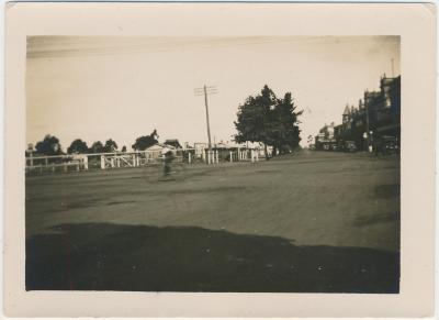 Intersection of Austral Terrace and Clive Street
