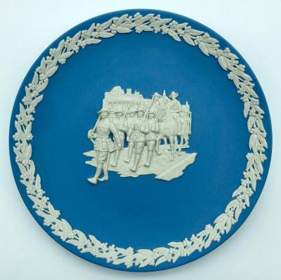 Wedgwood blue jasperware plate 'Australians at War' - 1988